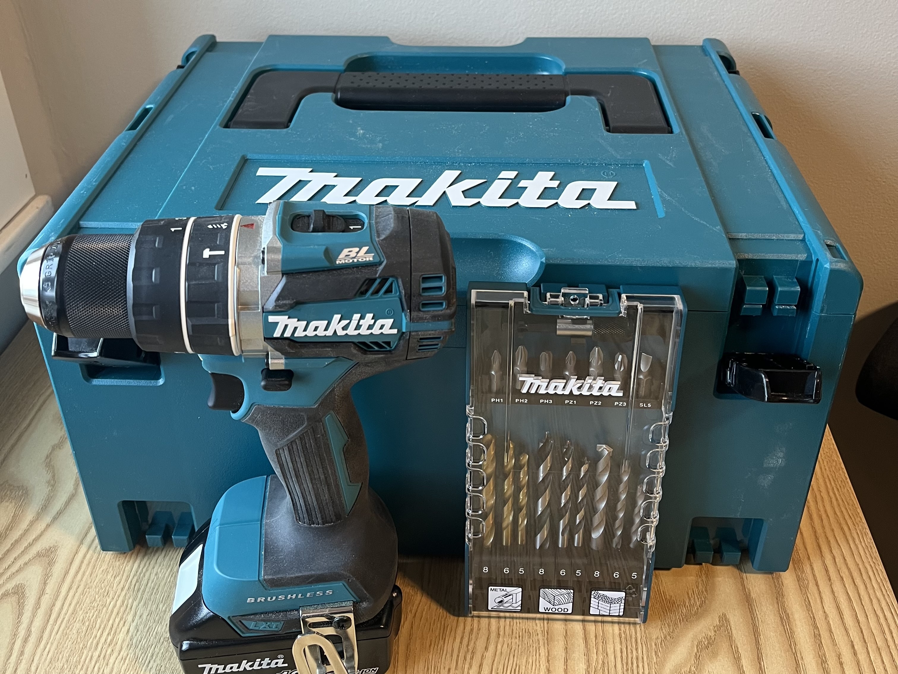 Makita dhp484 slagbormaskin lxt m/ bor og bits
