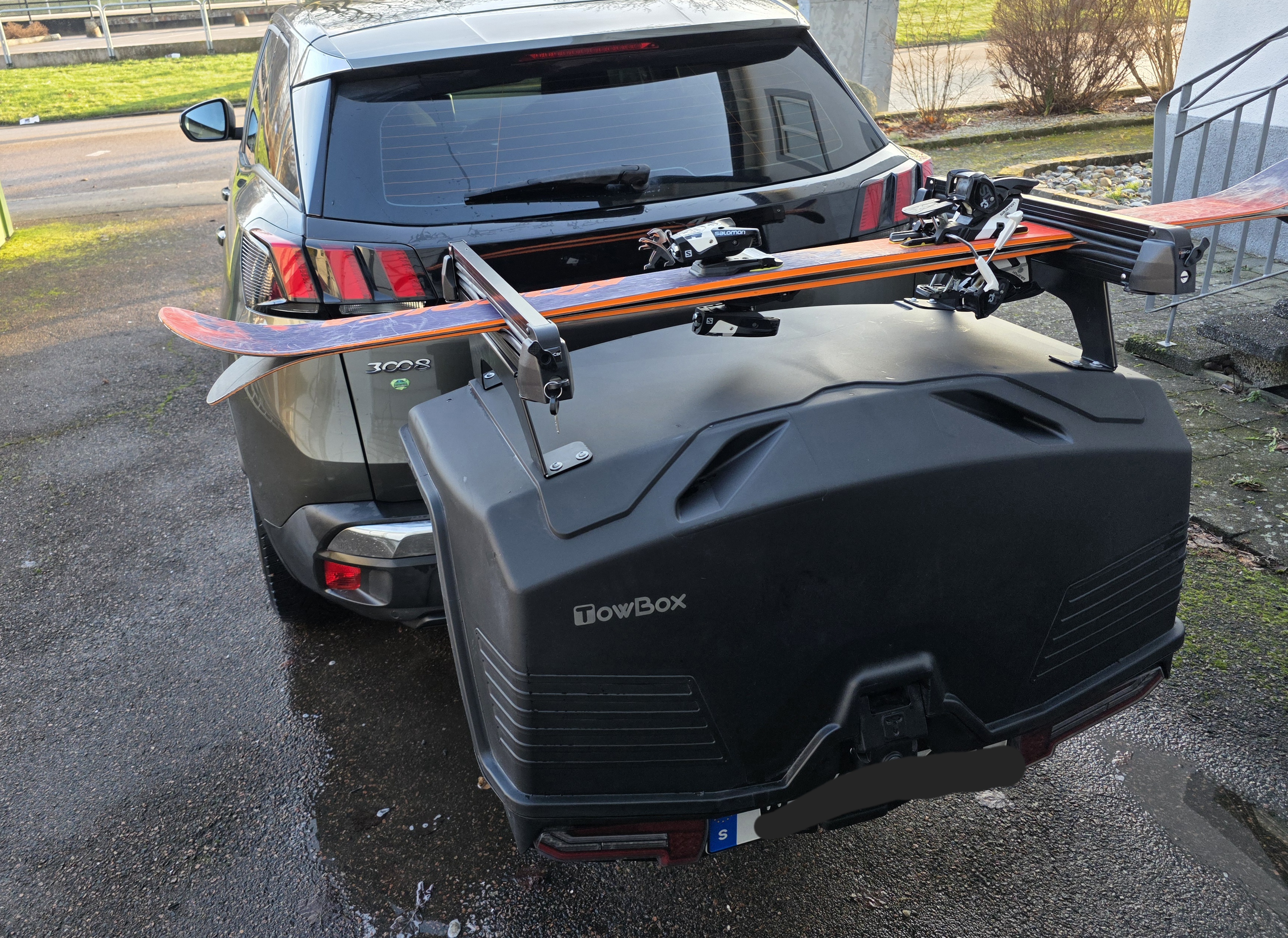 Towbox v5 med towski – den ultimata skidboxen för dragkrok