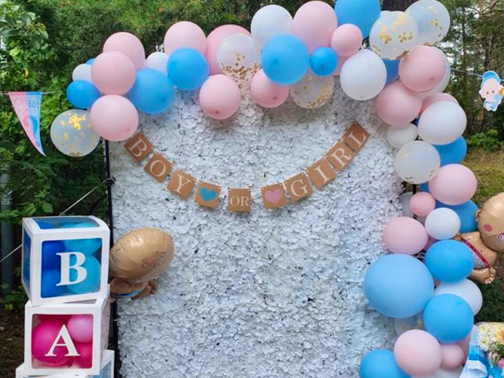 Blomstervägg/blomvägg i vita blommor