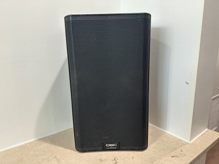 Qsc k12.2 2000 watt active powered loudspeaker