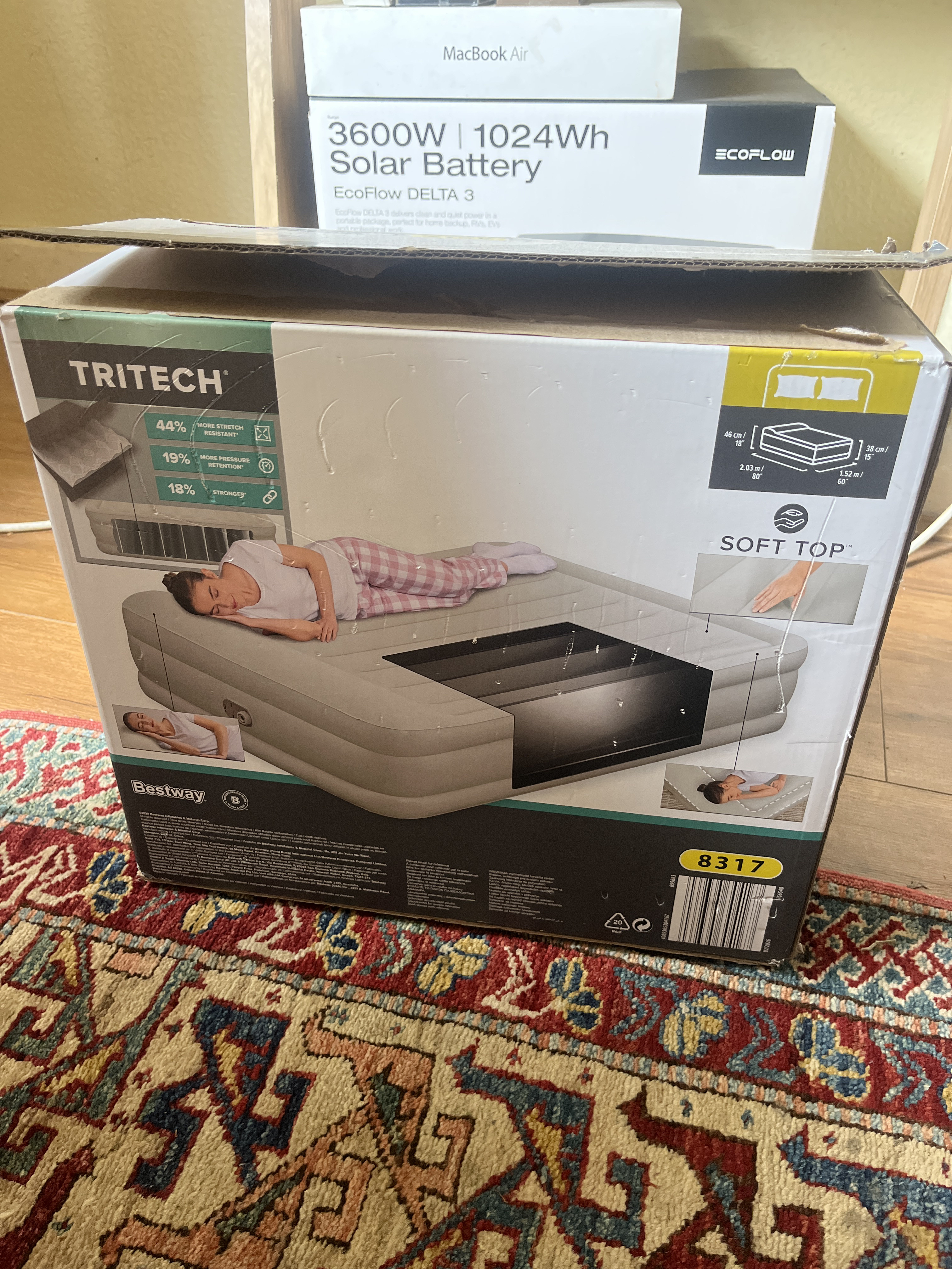 Self inflating double bed. 