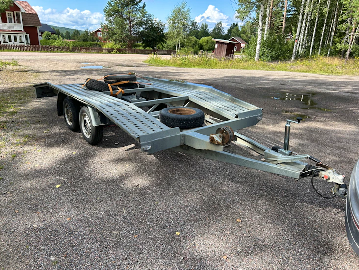 Blyss biltrailer med winsch last 2160kg