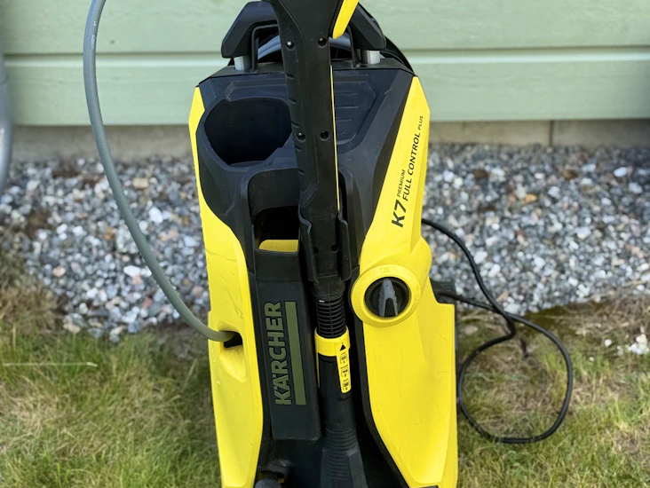 Kraftfull högtryckstvätt – kärcher k7 premium uthyres