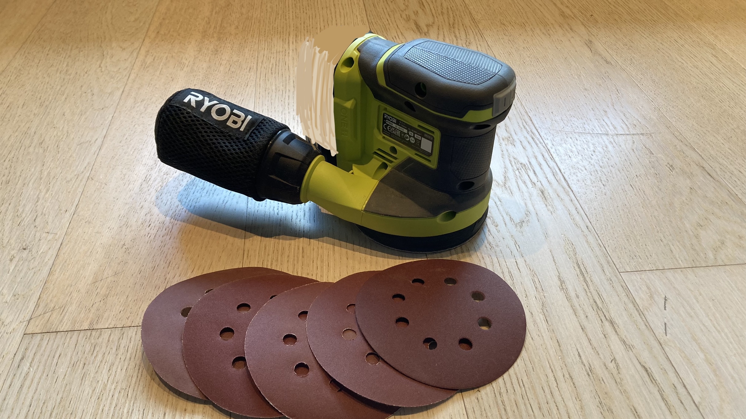 Ryobi slipemaskin - eksentersliper u/batteri