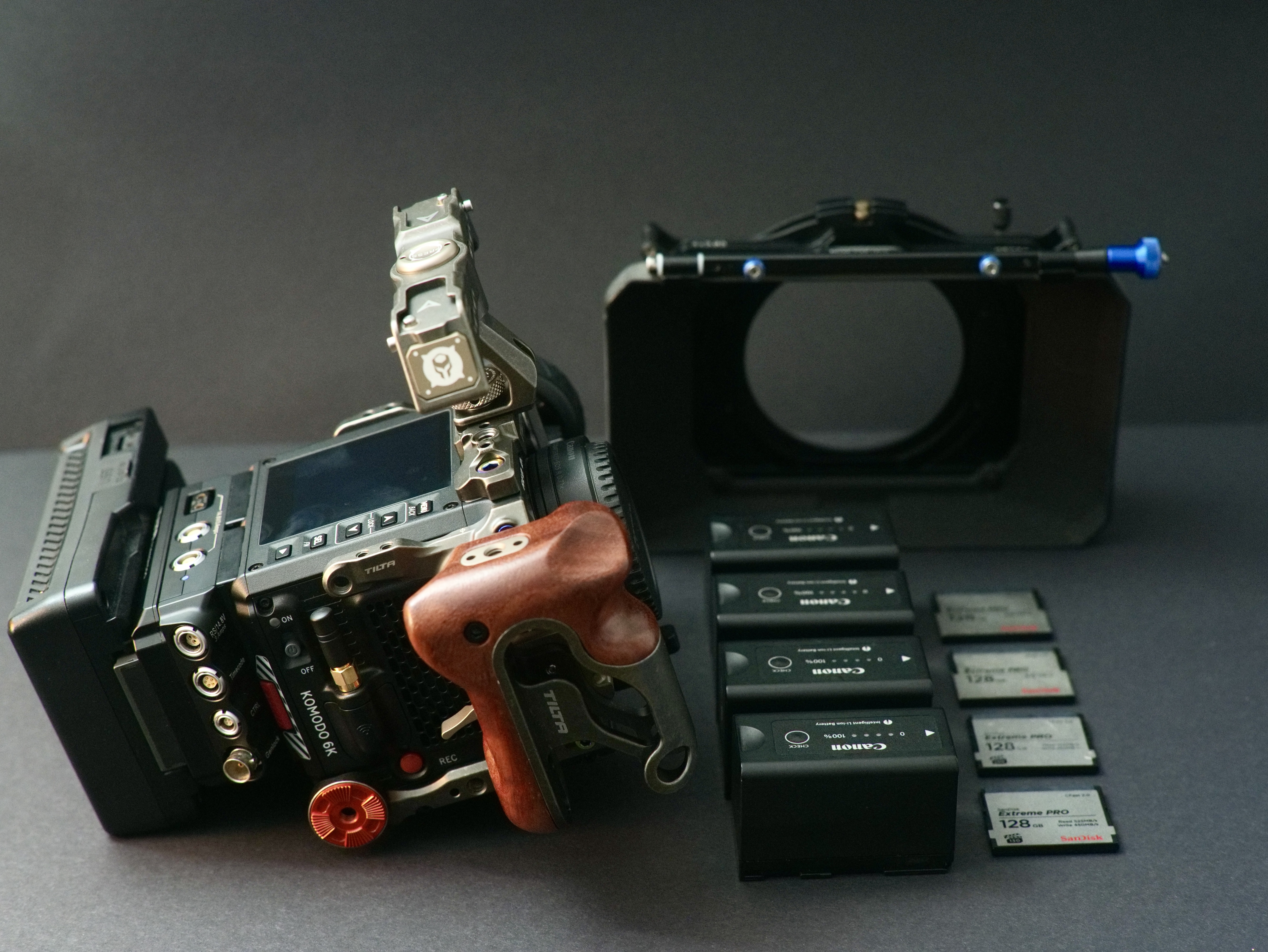 Red komodo 6k raw cinema camera - production package