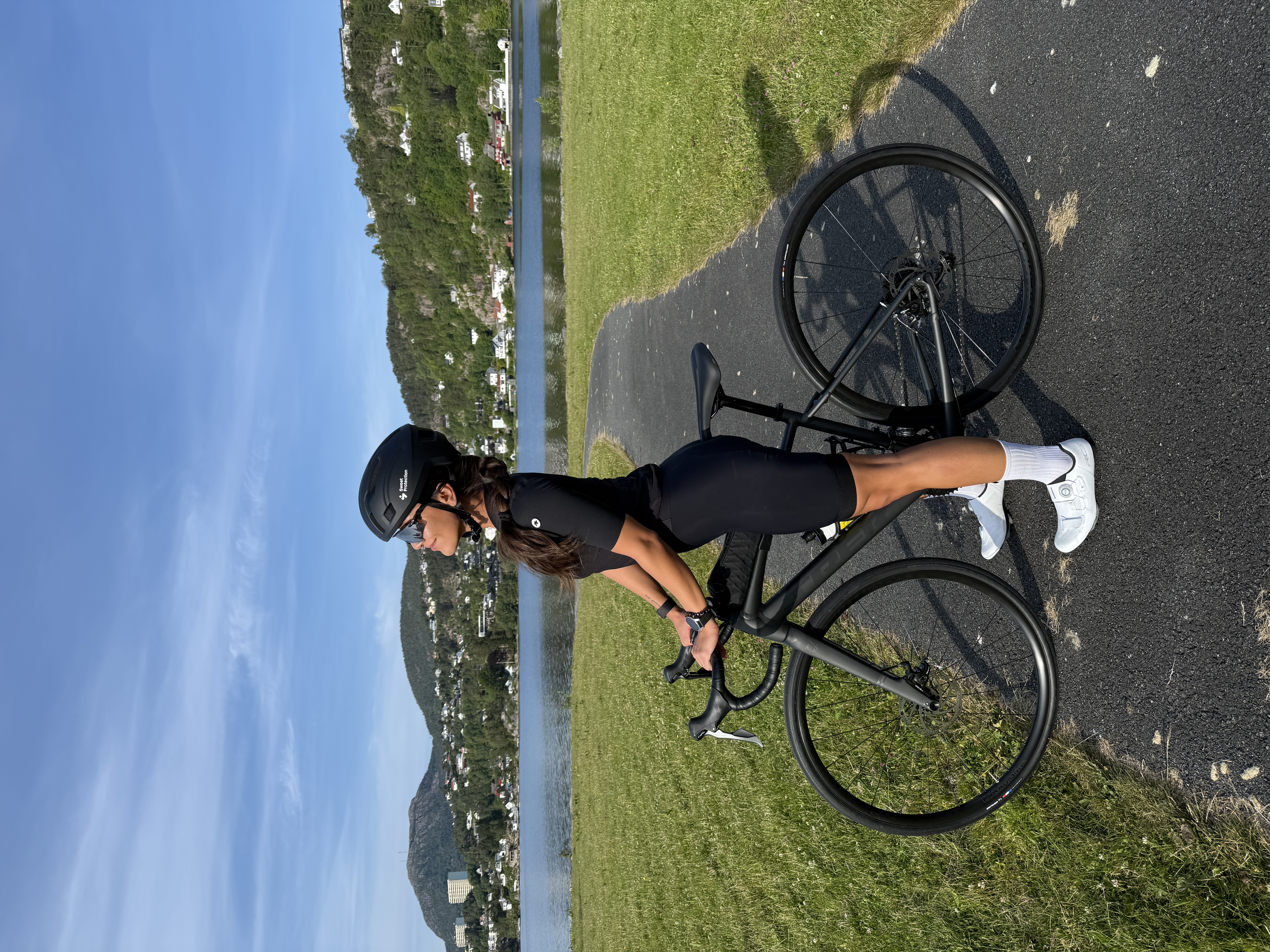 Landeveissykkel for dame leies ut