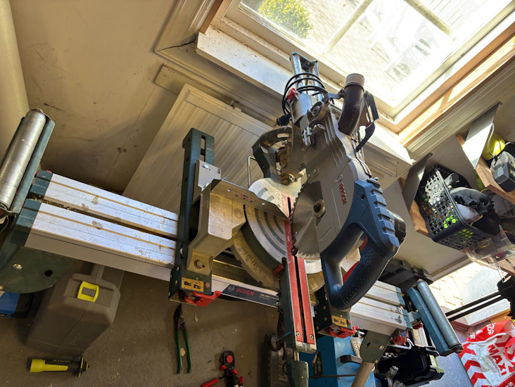 Bosch kap- och gersåg med stativ