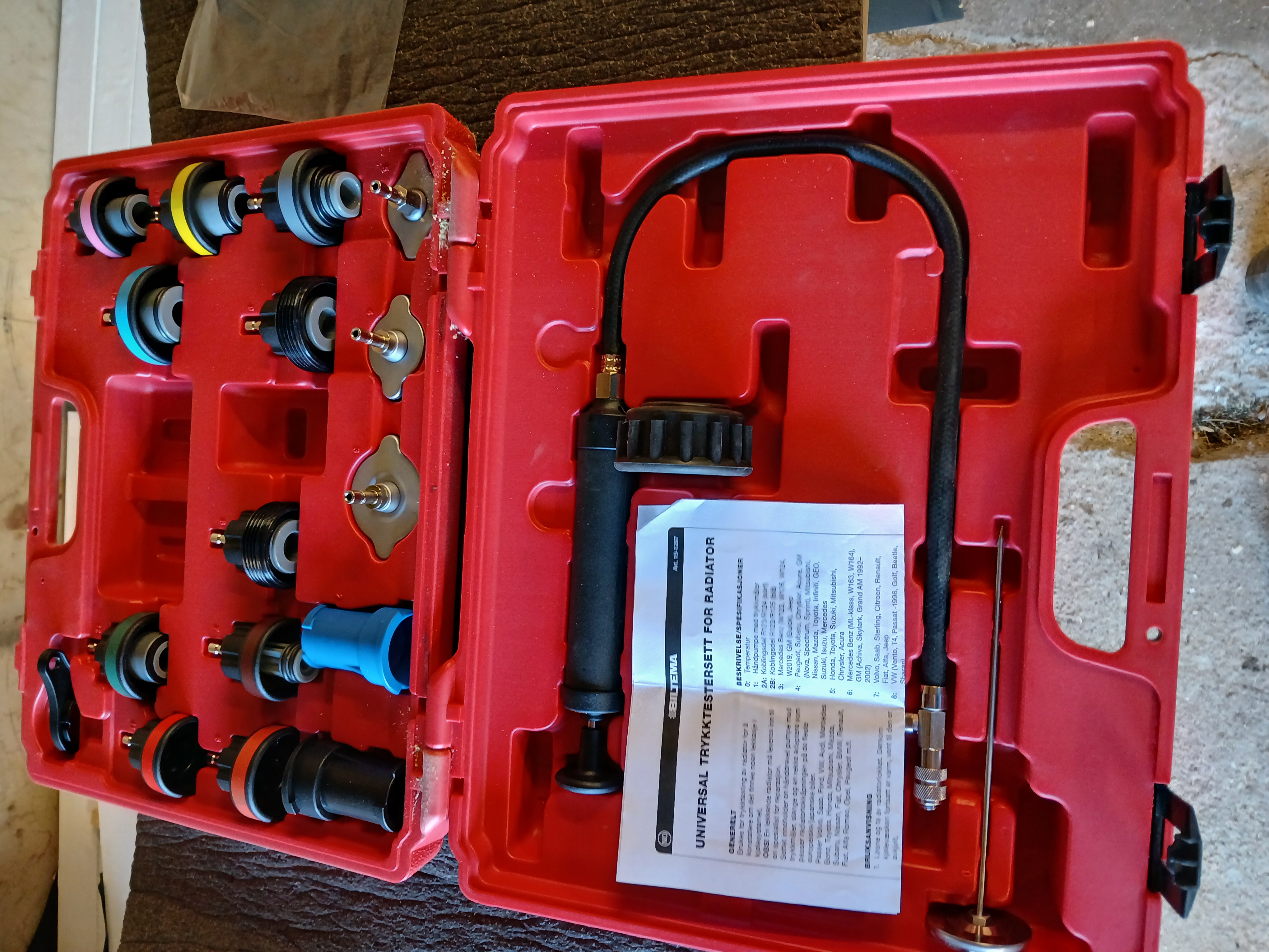 Trykktester for radiator og kjølesystem