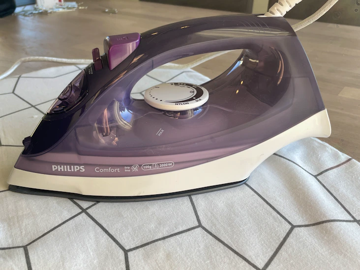 Strykejern og strykebrett