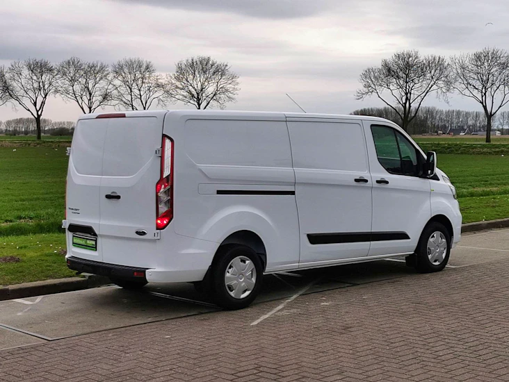Ford transit lang utgave