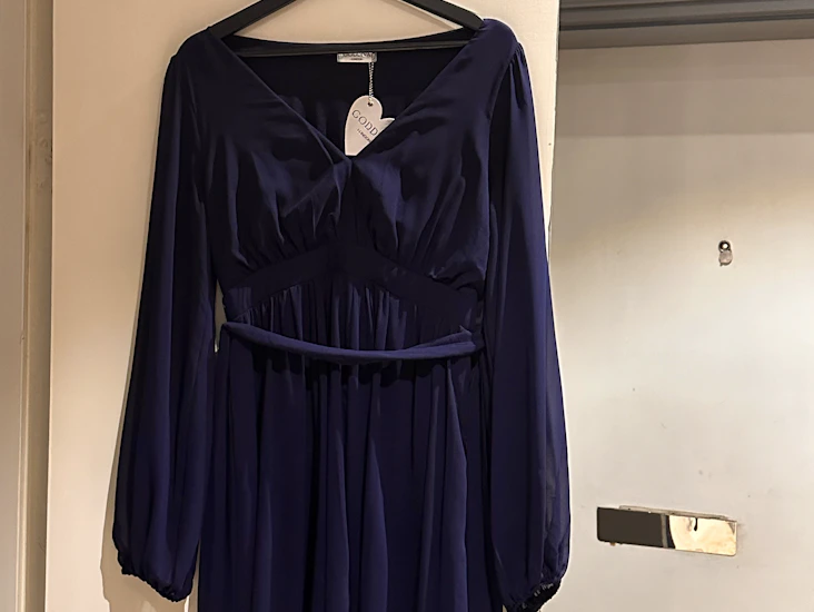 Mörkblå balklänning