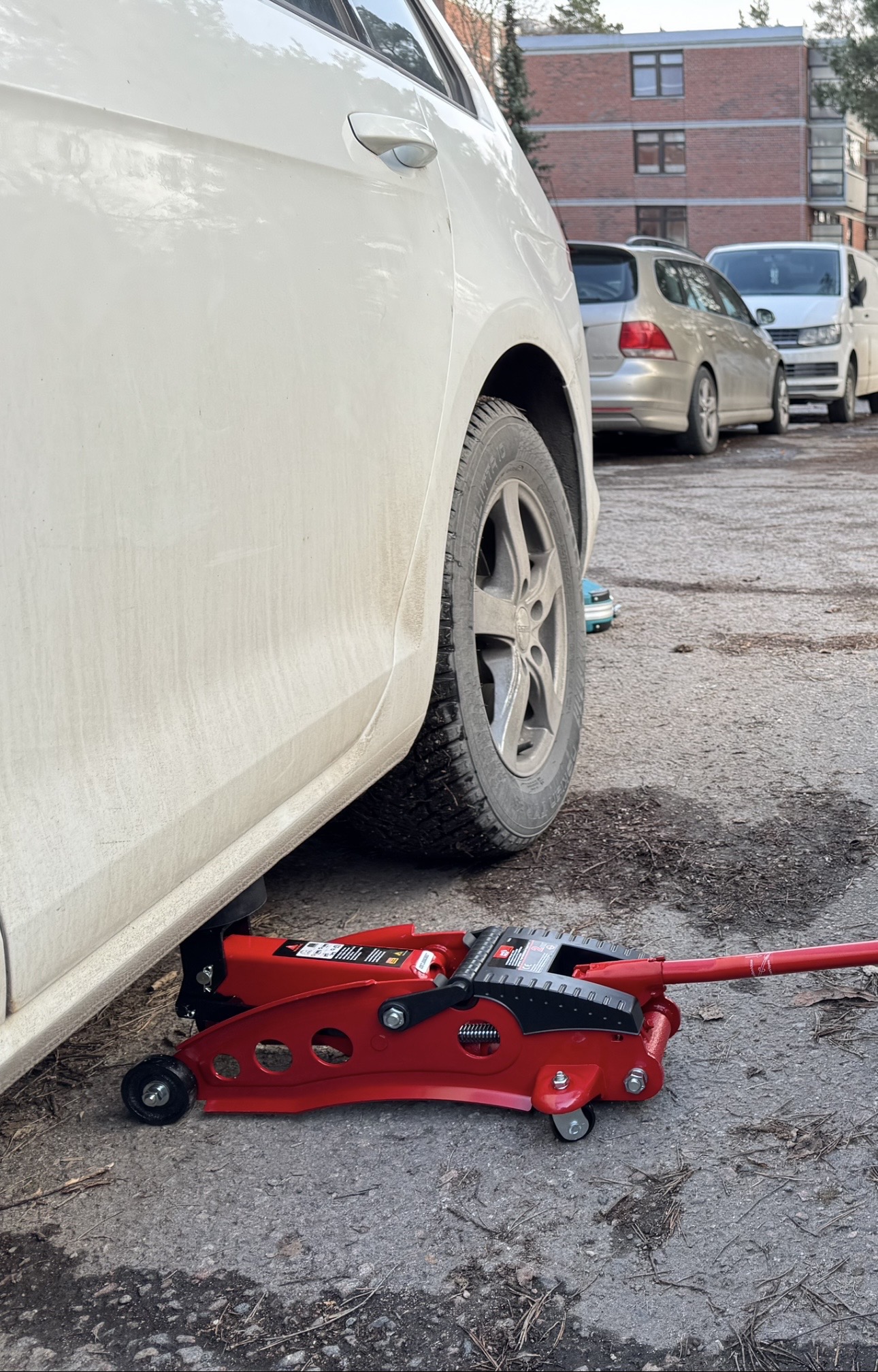 Bigred hallitunkki 2tn + nostotyyny / floor jack 2000kg + jack pad