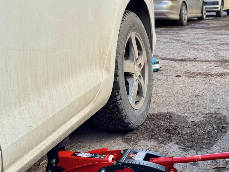 Bigred hallitunkki 2tn + nostotyyny / floor jack 2000kg + jack pad