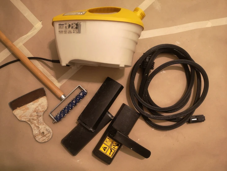 Tapetborttagare + spikroller och skrapa