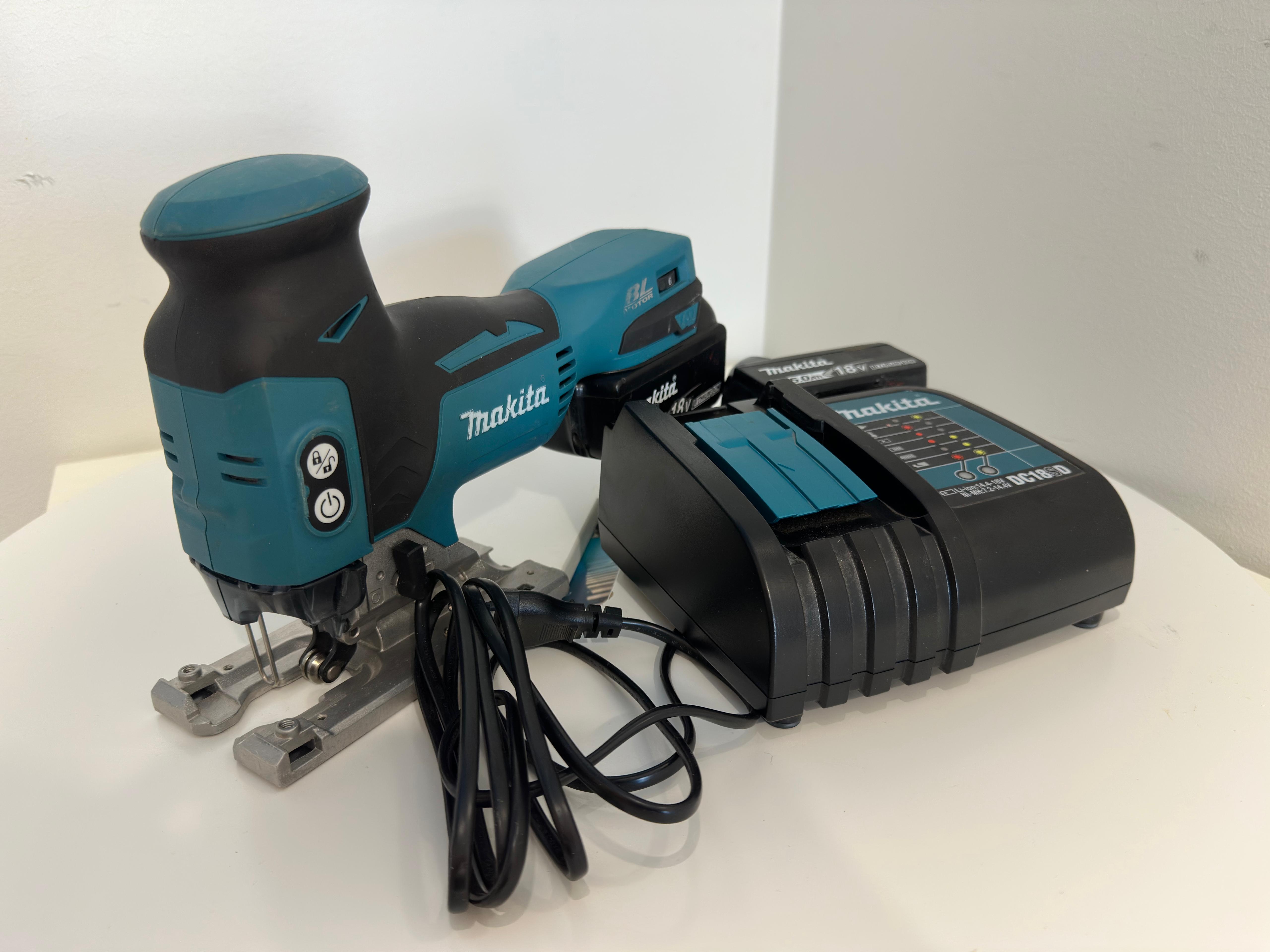 Makita akkupistosaha 18v – tehokas pistosaha puulle ja metallille