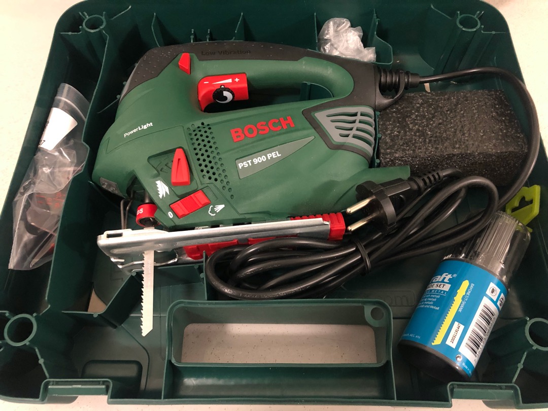 Sticksåg bosch pst 900 pel + sågblad