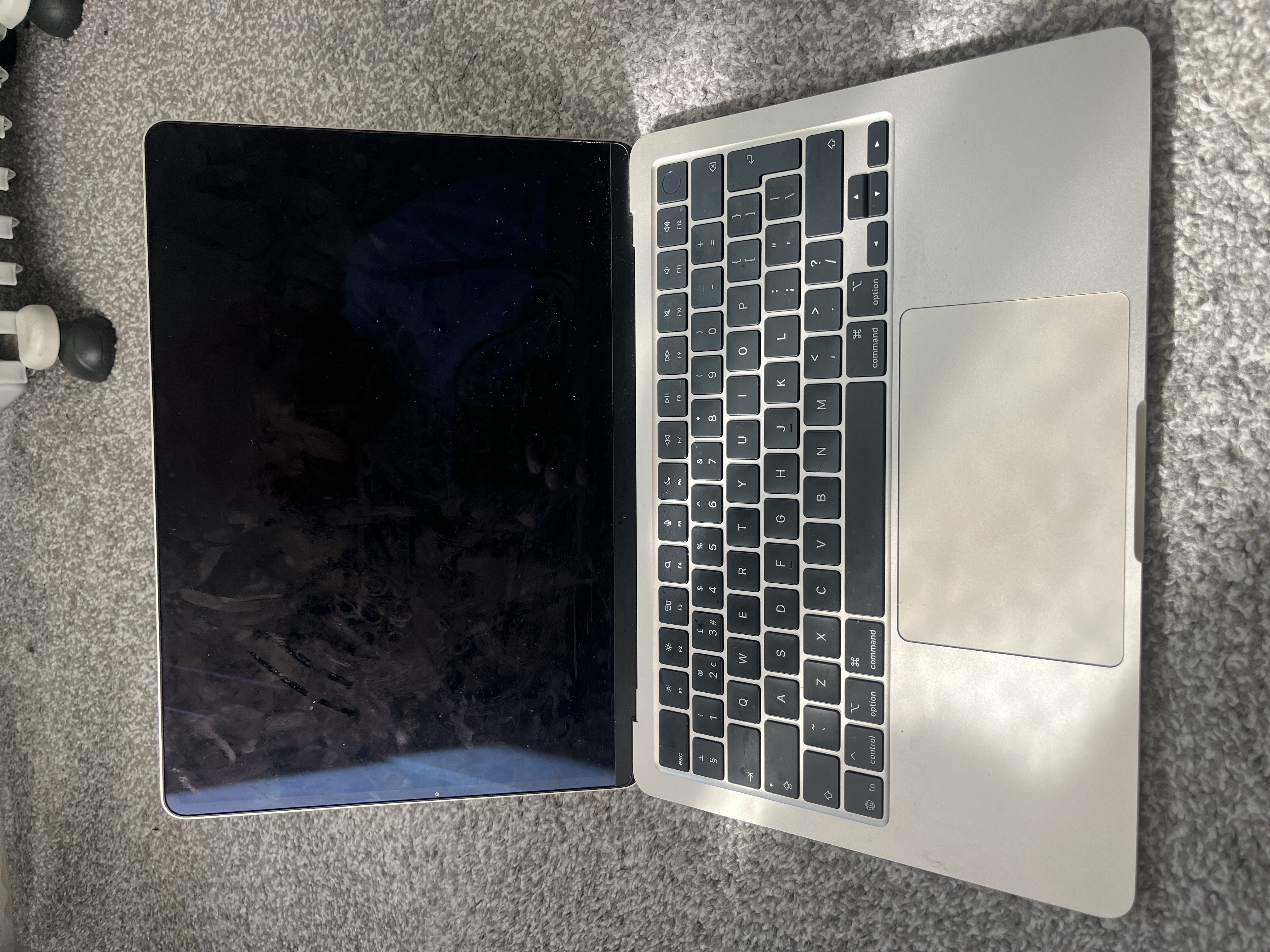 Apple macbook air m4 chip 2025 16gb sequoia