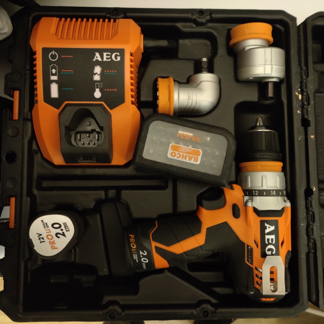 Aeg 12c2 borrskruvdragare med med hyllssats