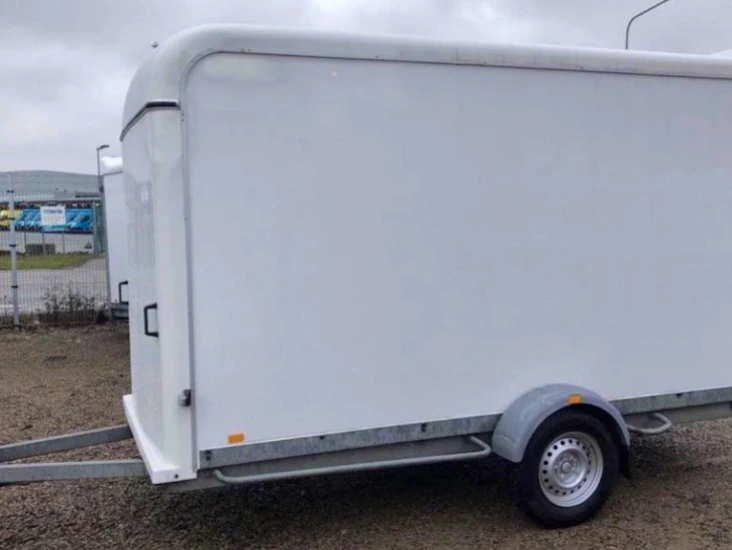 Skåpsläp, släp, flyttsläp med ramp 11m3