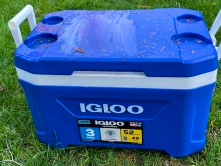 Igloo cooler 52qt blue