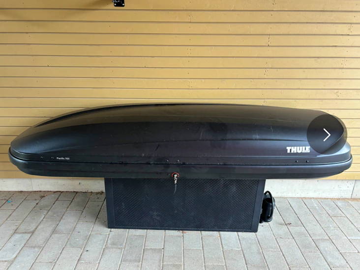 Thule pacific 700 -suksiboksi