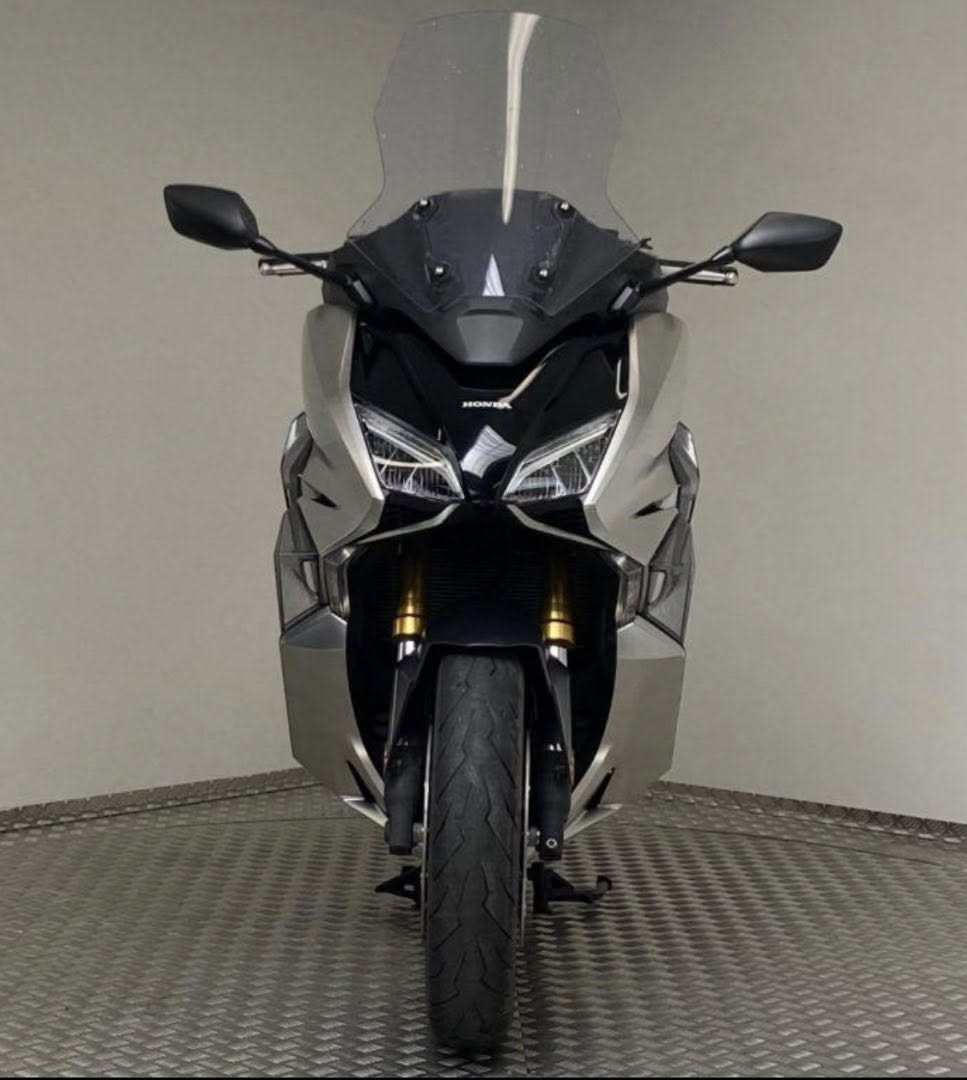 Honda forza 750