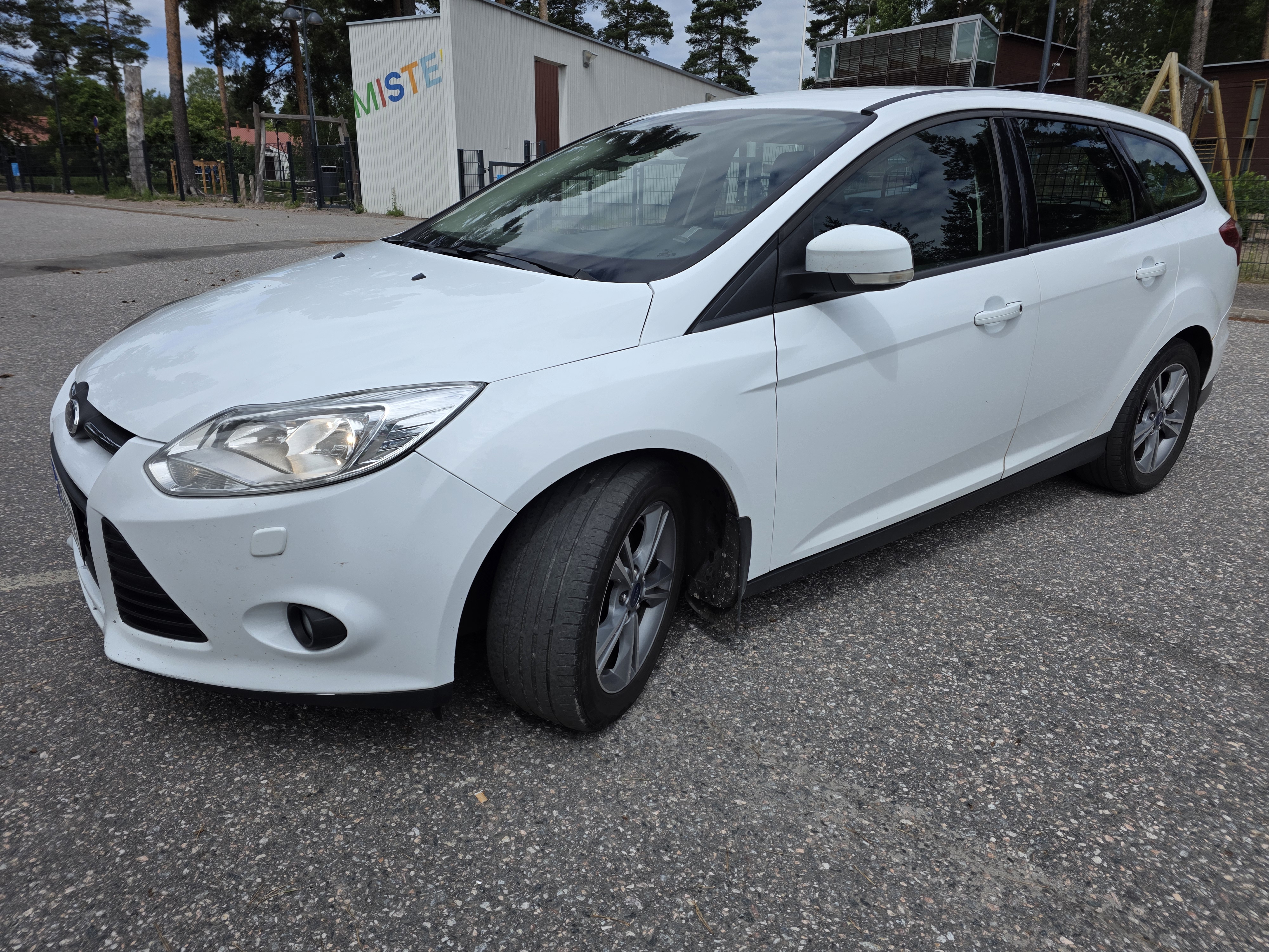 Käytännöllinen perus ford focus farkku