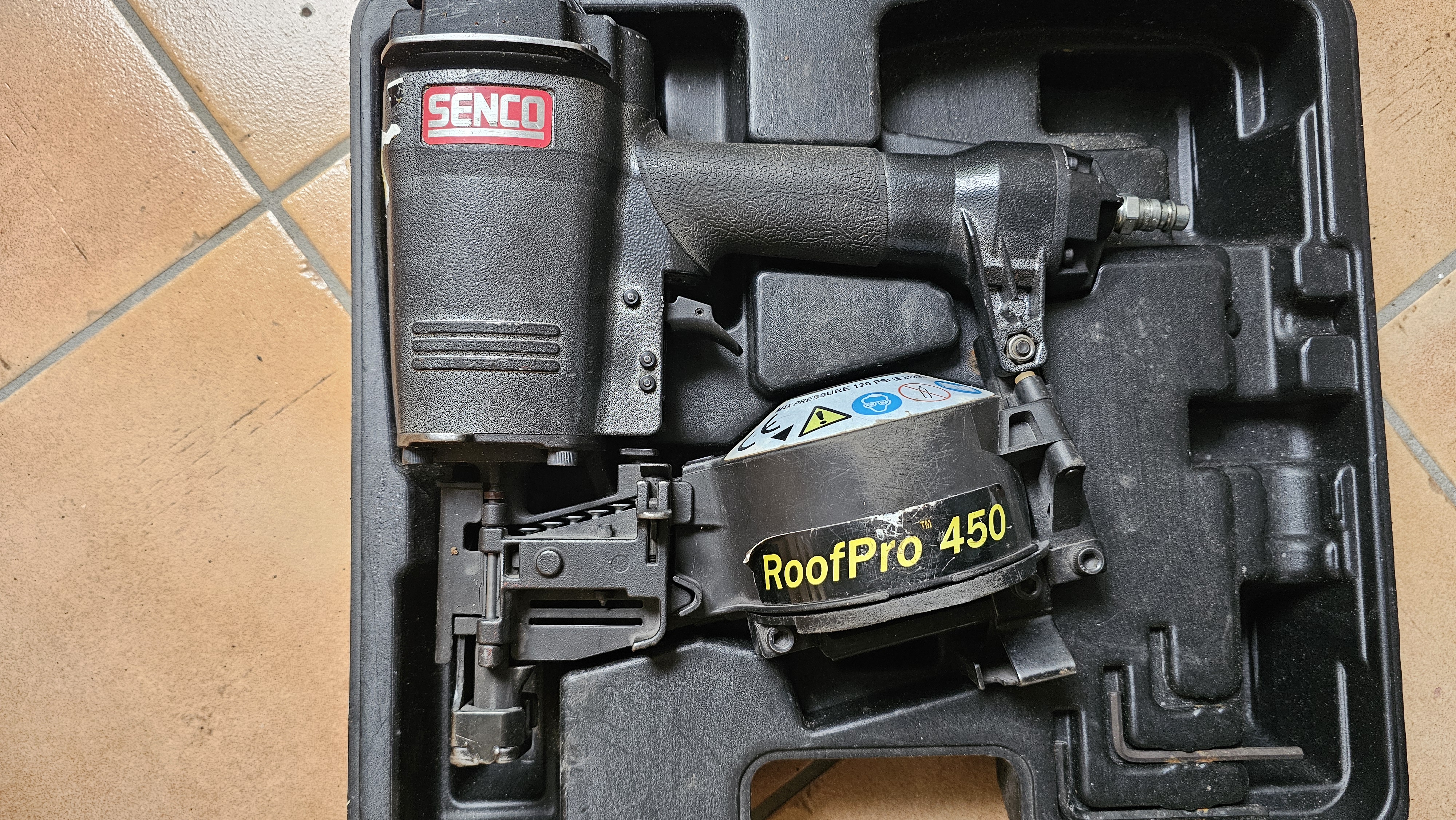 Pappspikpistol senco roofpro 450