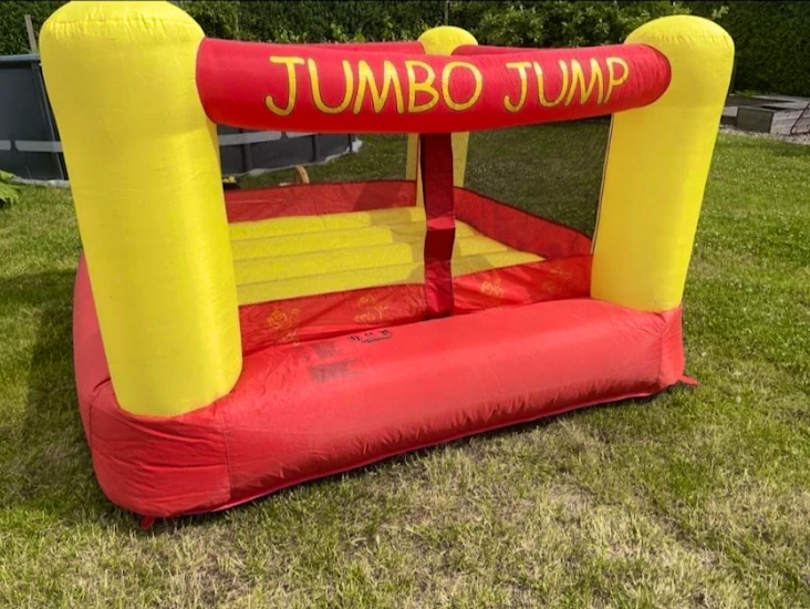 Hoppborg för de mindre