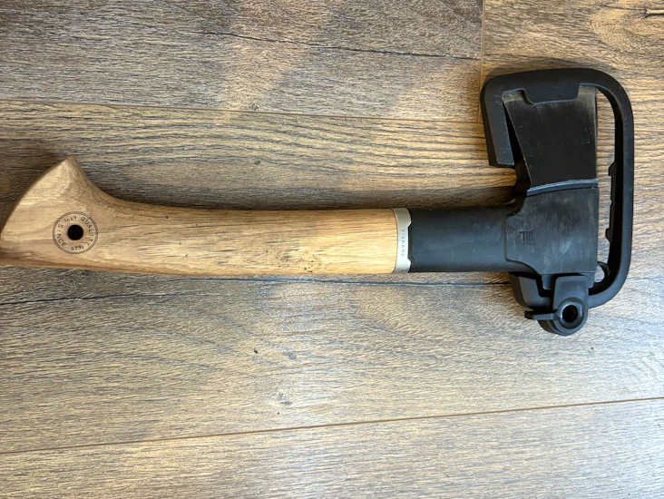 Yxa fiskars ”norden n7 hickory”