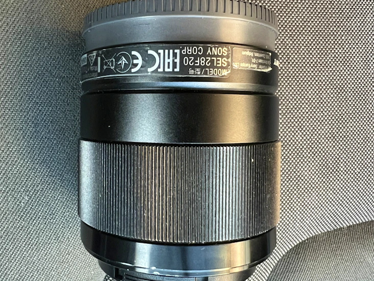 Sony 28mm wide angled lens (sel28f20)