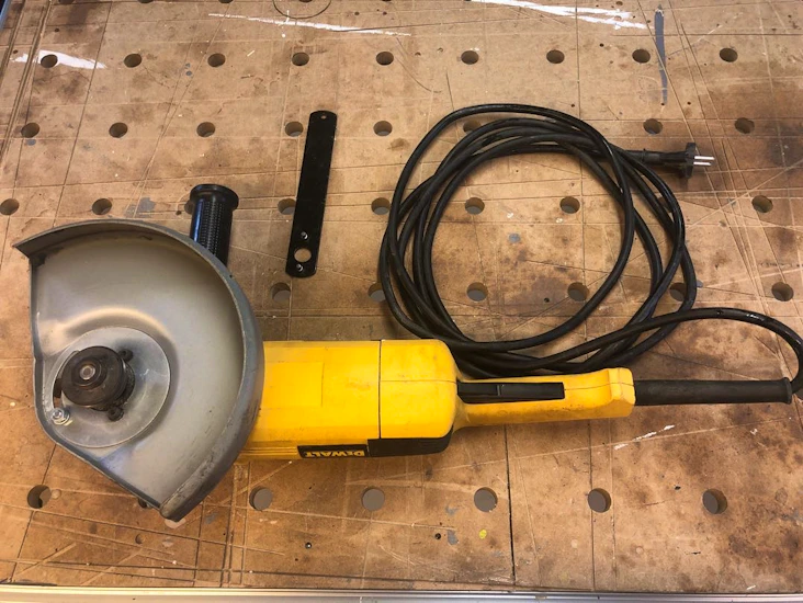 Kraftigvinkelslip 230 mm kapskivor dewalt