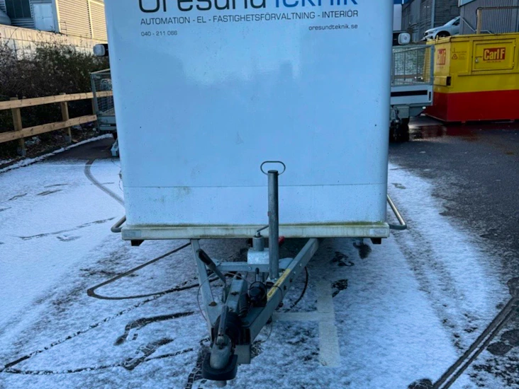 Stort skåpsläp 11kbm