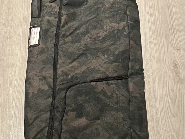 Dakine rullaava suksipussi