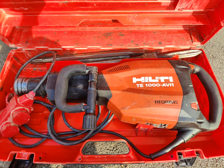 Hilti järeä piikkauskone