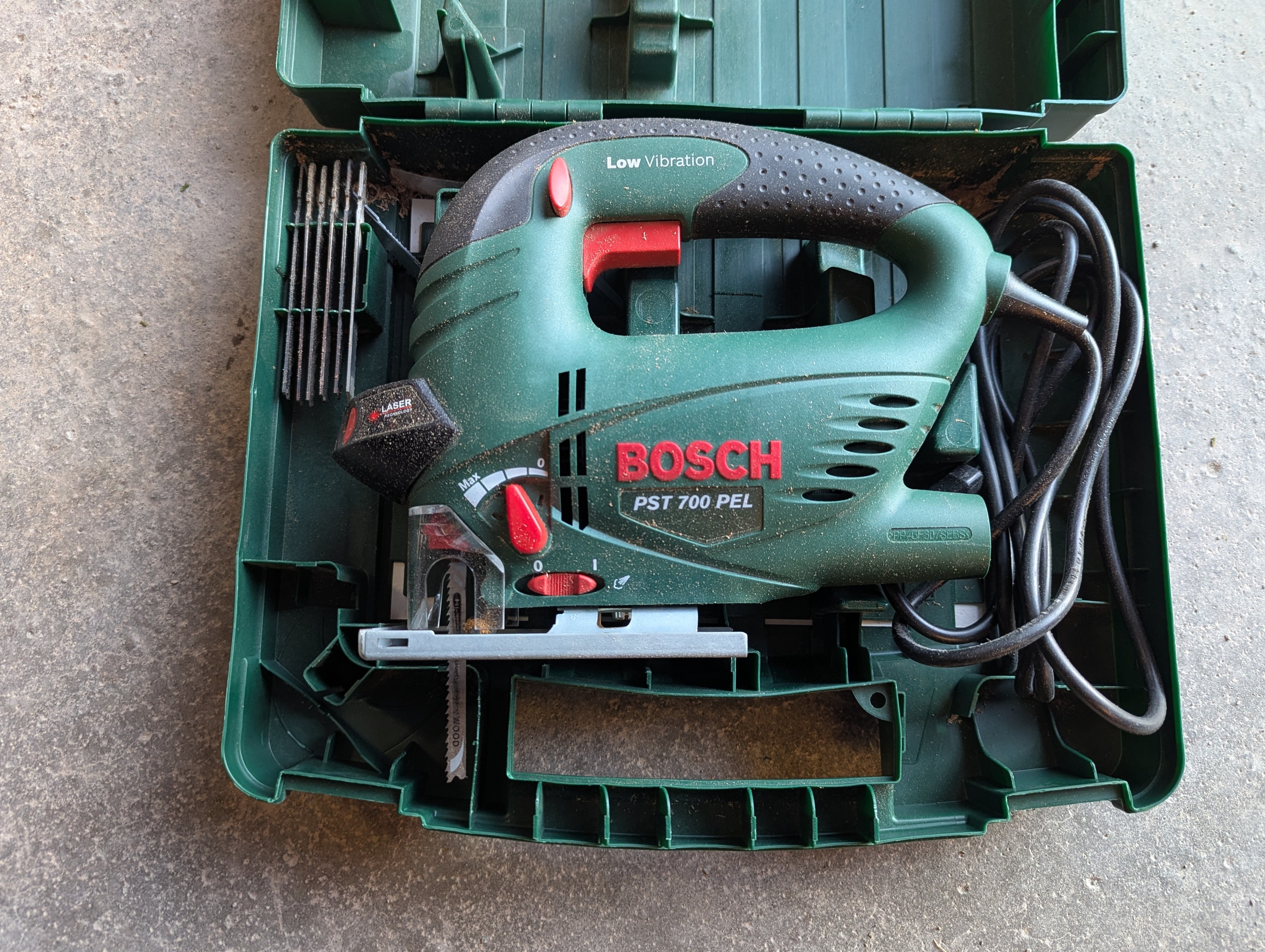 Bosch pst 700 pel stikksag – 500 w