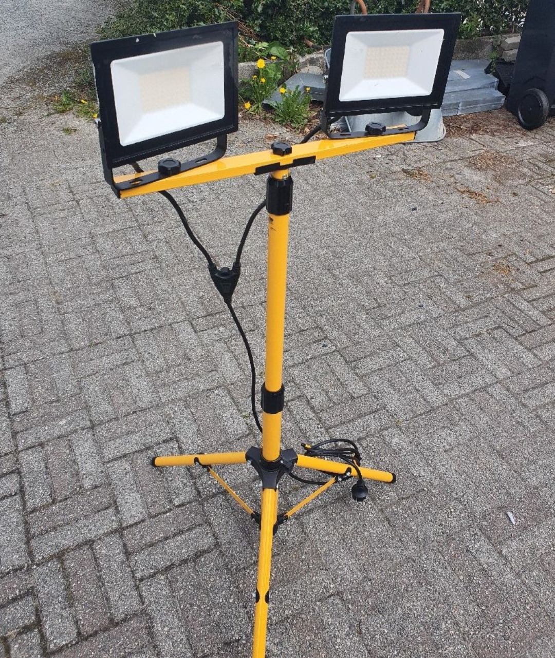 Dobbel led arbeidslampe på stativ