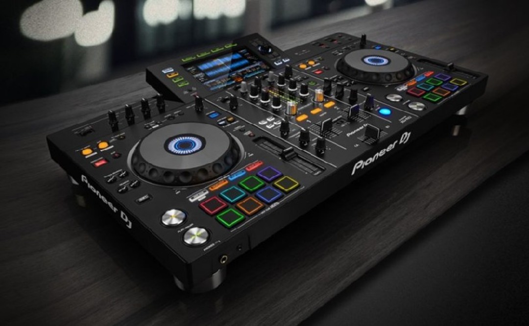 Hire dj equipment through Fat Llama Hire dj equipment through Fat Llama