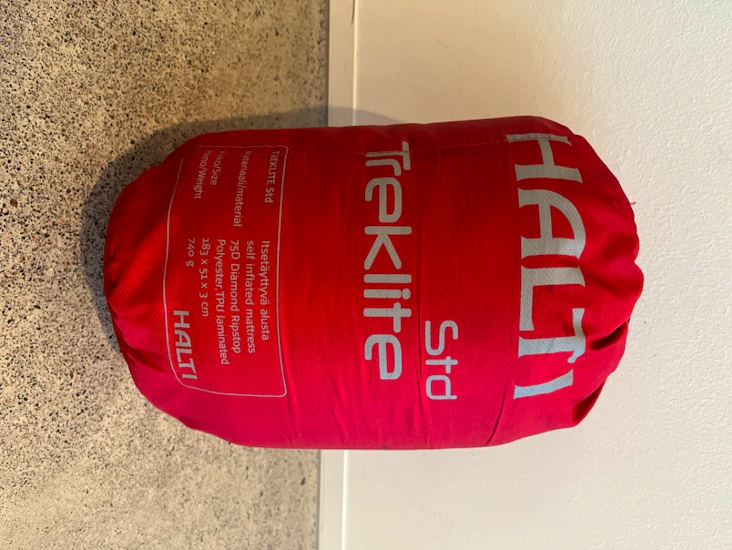 Itsetäyttyvä makuualusta halti treklite