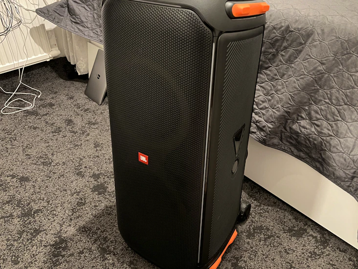 Jbl partybox 710 in byggd belysning bröllop, student, fest, hemmakväll