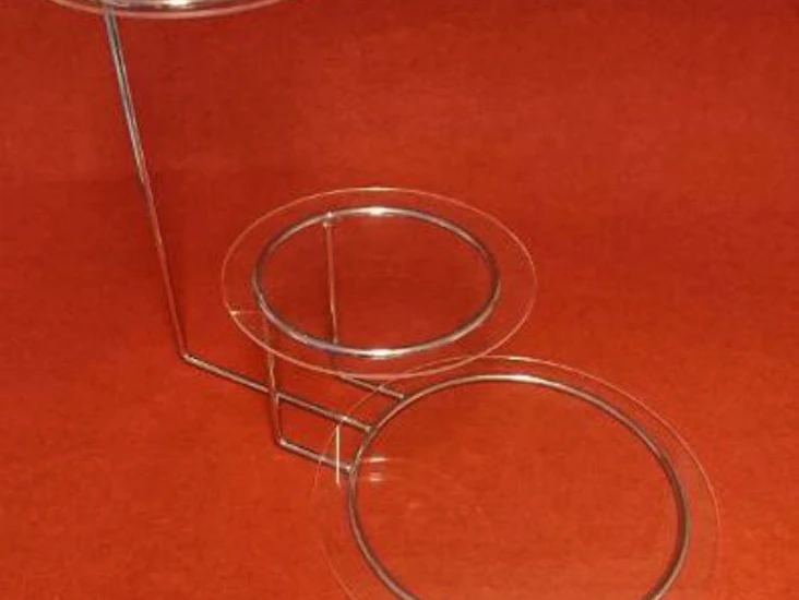 Tårtställning för 3 tårtor med brudpar