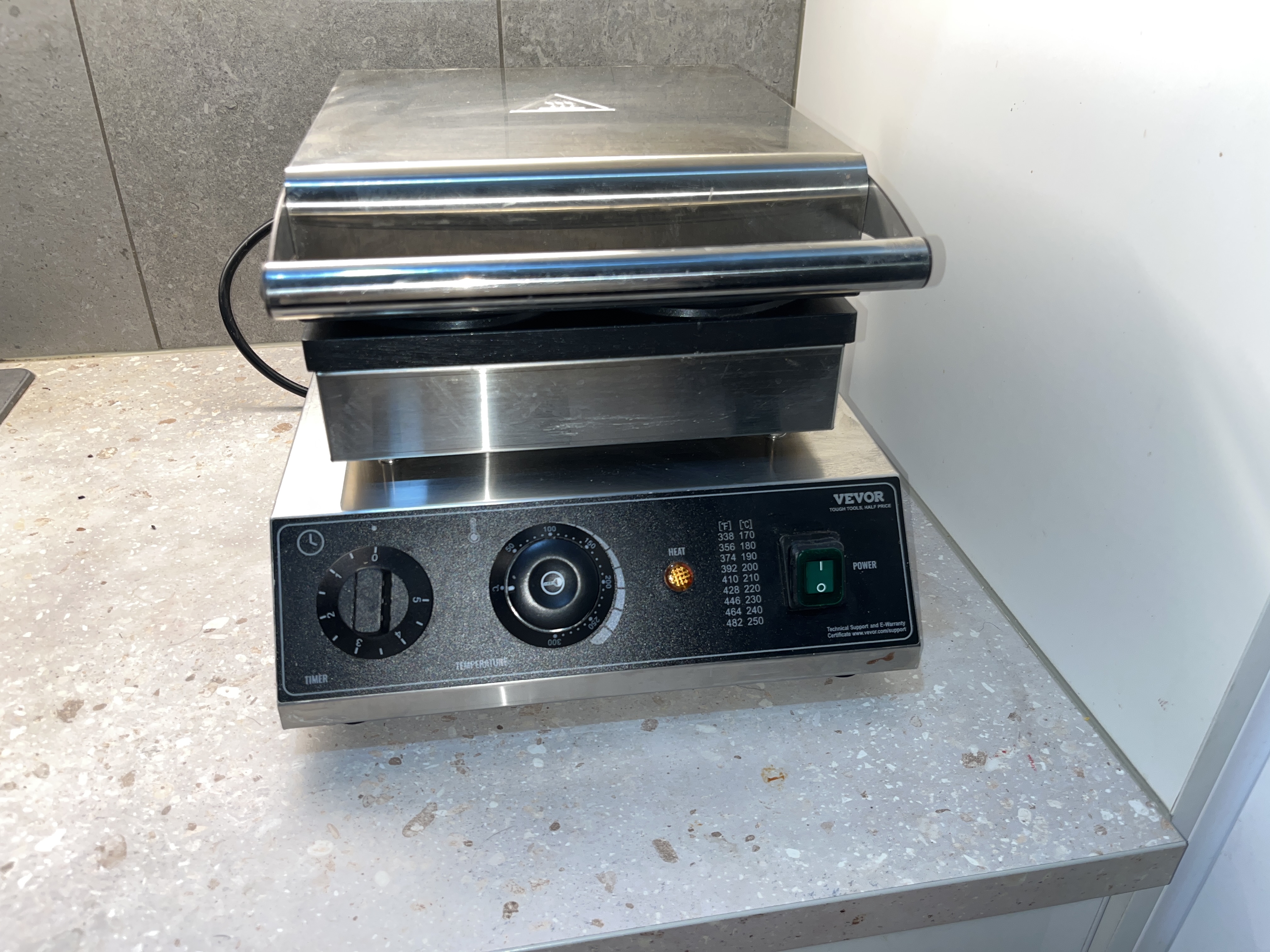 Våffeljärn för belgiska våfflor