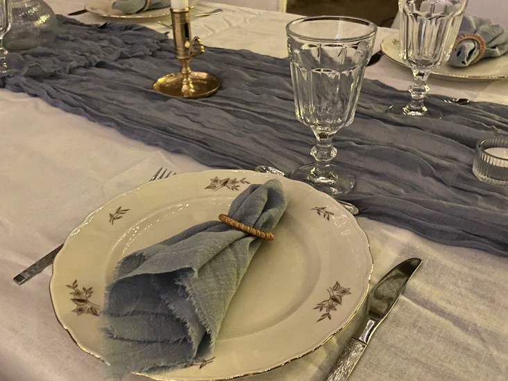 Dusty blue bordslöpare