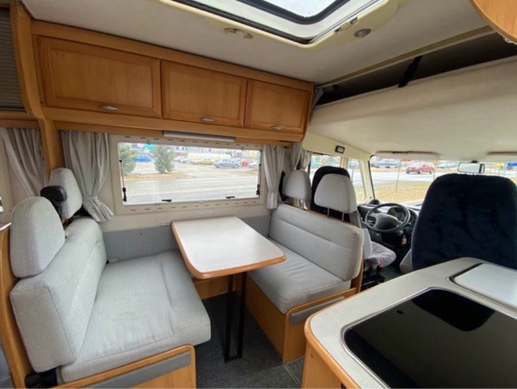 Hymer husbil för 6 personer, b-körkort, solpaneler, ac som du kan fricampa med.