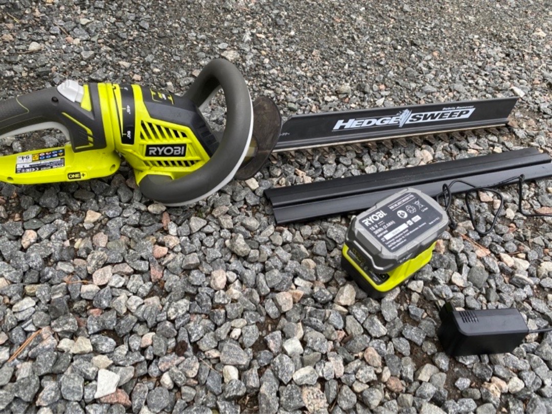 Ryobi one+ smidig & flexibel häcksax