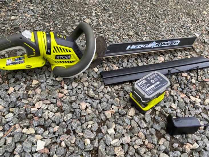 Ryobi one+ smidig & flexibel häcksax