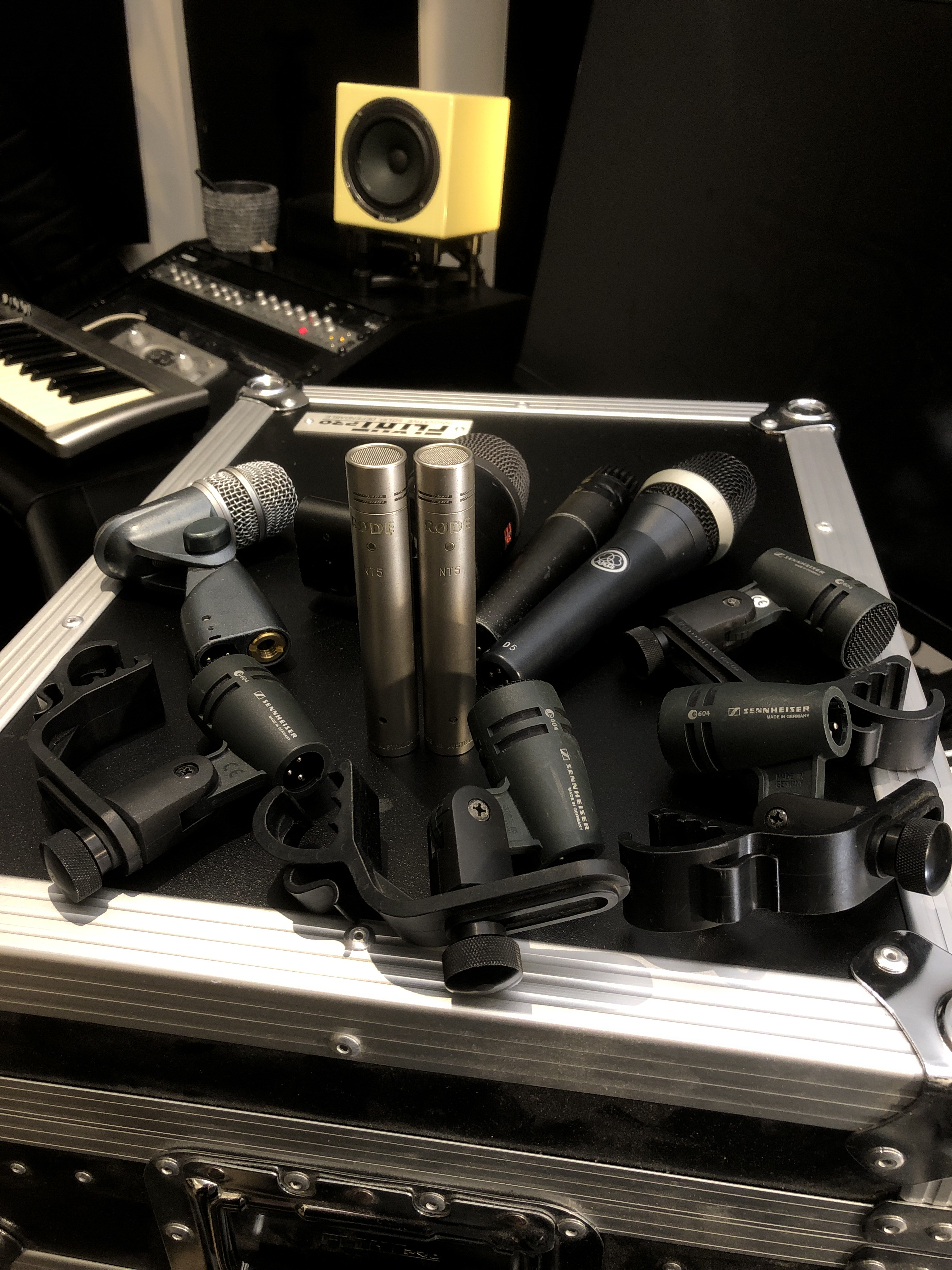 Drum microphones, 10 piece microphone kit; shure beta 56, sm57, 2x rode nt5, se electronics vkick, akg d5, 4x sennheiser e604