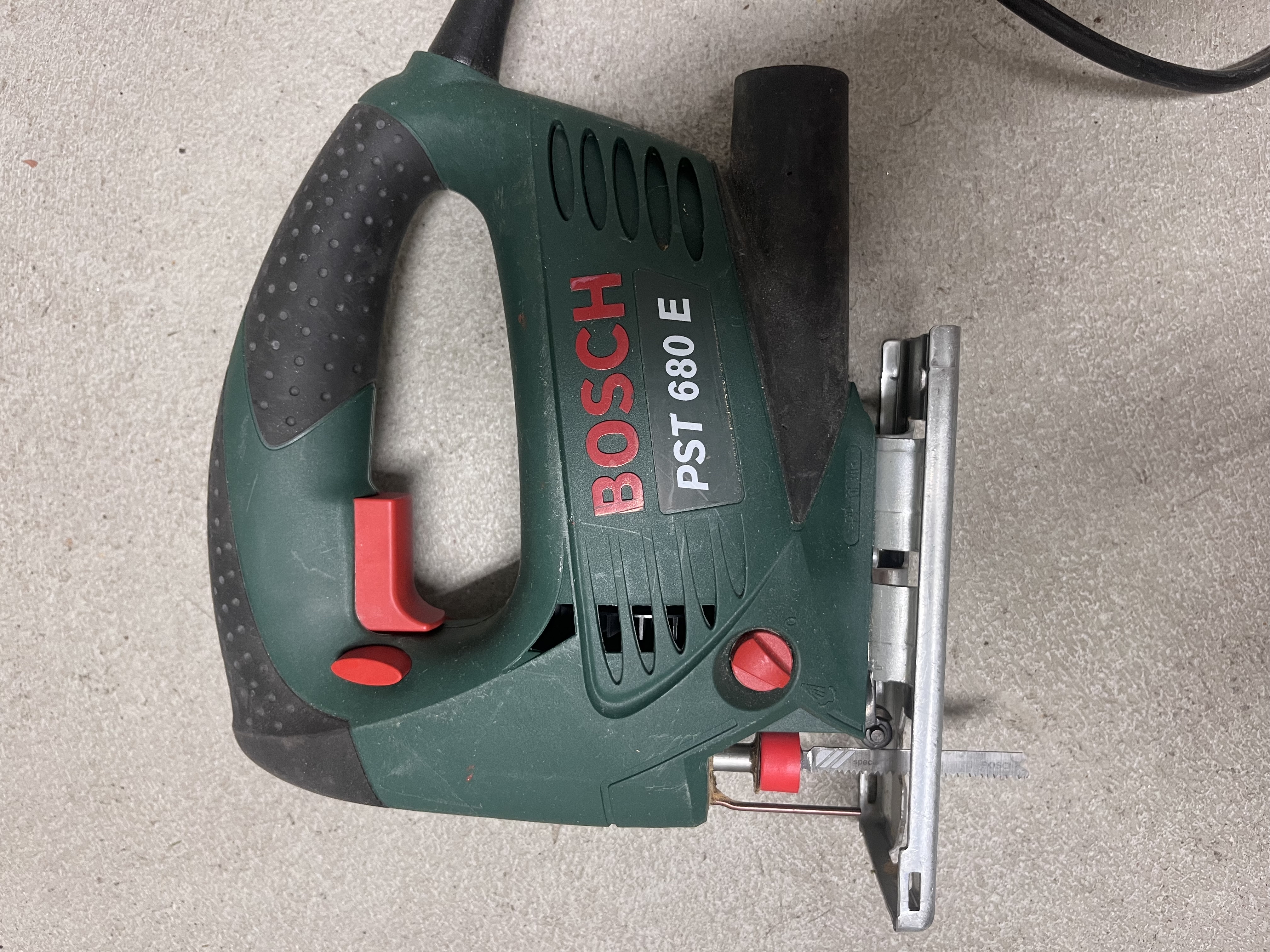 Bosch sticksåg pst 680 e + sågblad