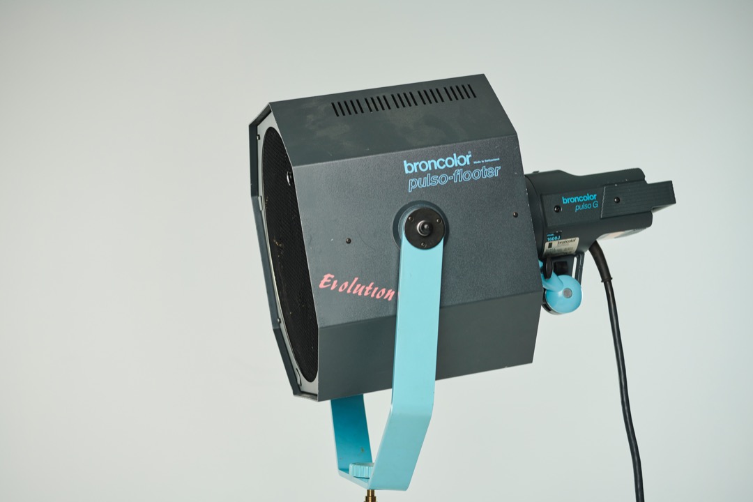 Broncolor pulso flooter fresnellspot