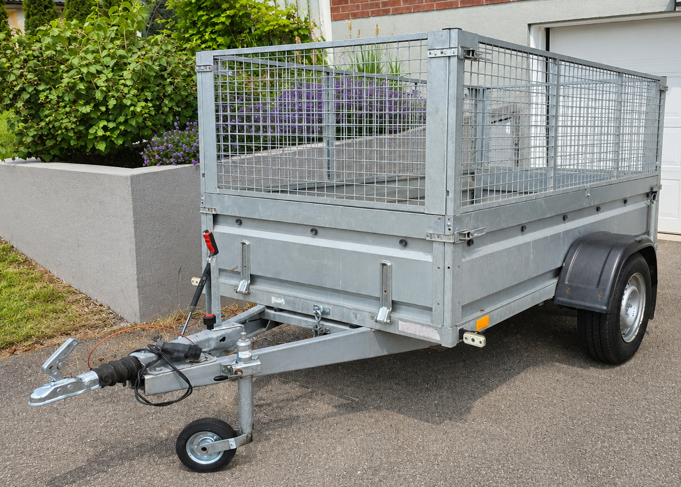 Bromsat gallersläp - last 1350 kg